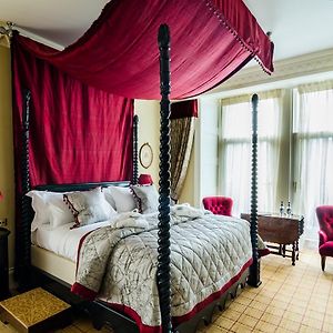 Tower King Suite